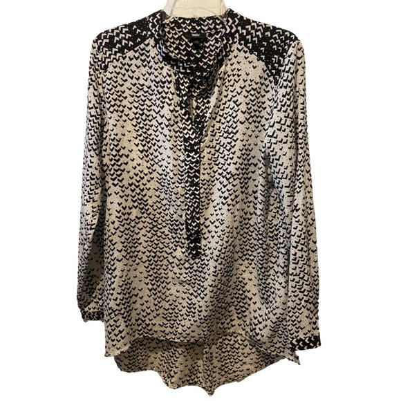 Mossimo black and white half button high low blouse sz L - Picture 2 of 7